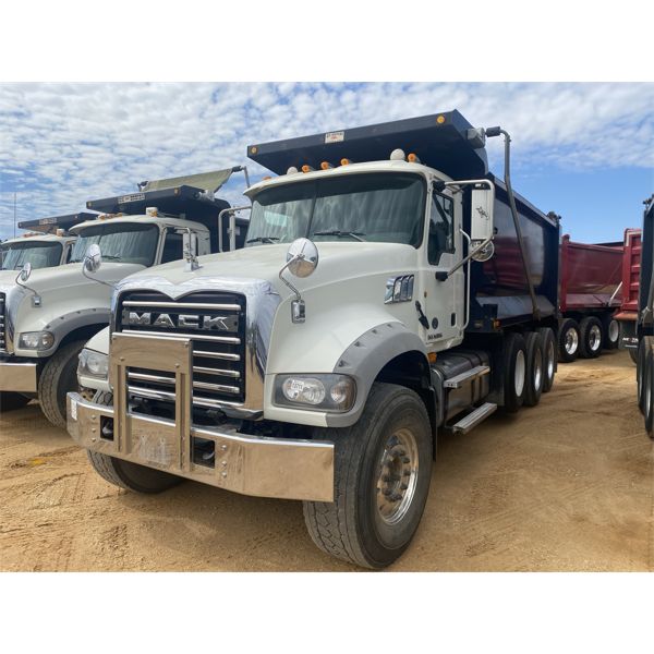 2015 MACK GU713 Dump Truck