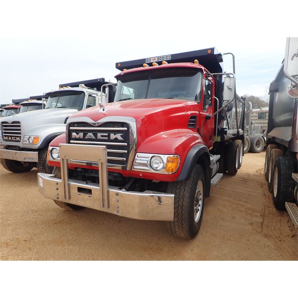 2003 MACK CV713 Dump Truck