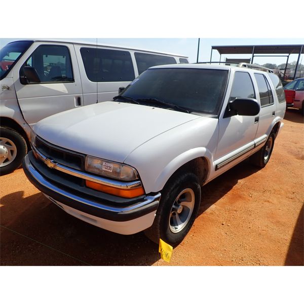 2001 CHEVROLET BLAZER SUV