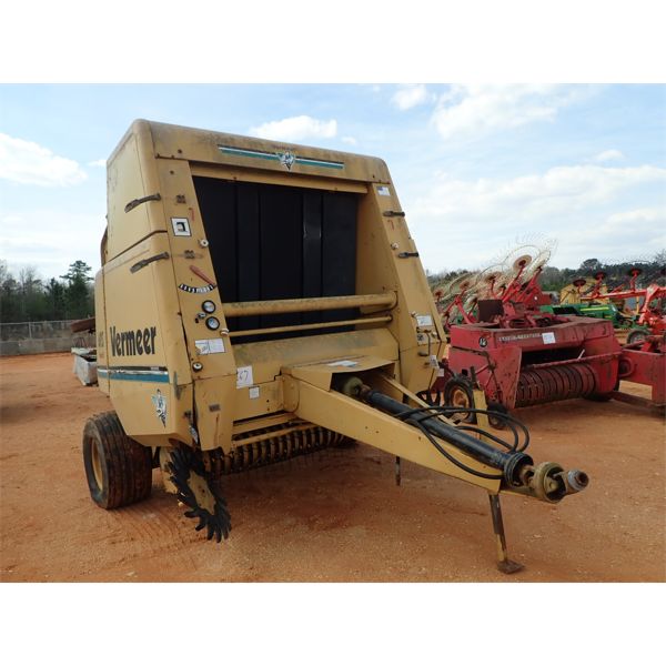 VERMEER 605 SERIES K  round hay baler