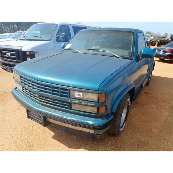 1993 CHEVROLET SILVERADO Pickup Truck
