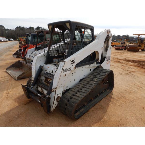 2004 BOBCAT T300 Skid Steer Loader - Crawler