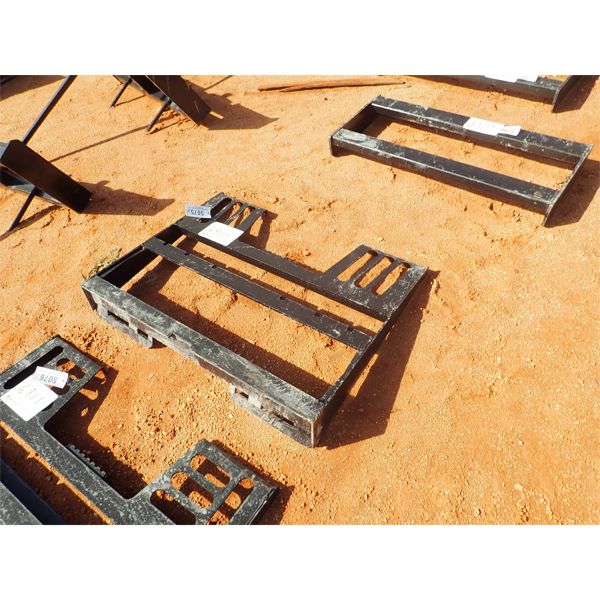 Fork attach plate, fits skid steer loader