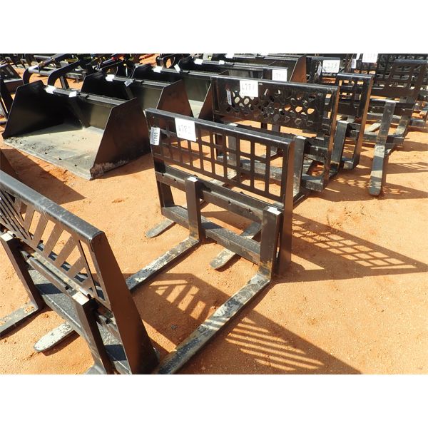 Fork attach, fits skid steer loader 