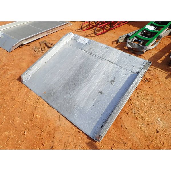 Aluminum dock ramp