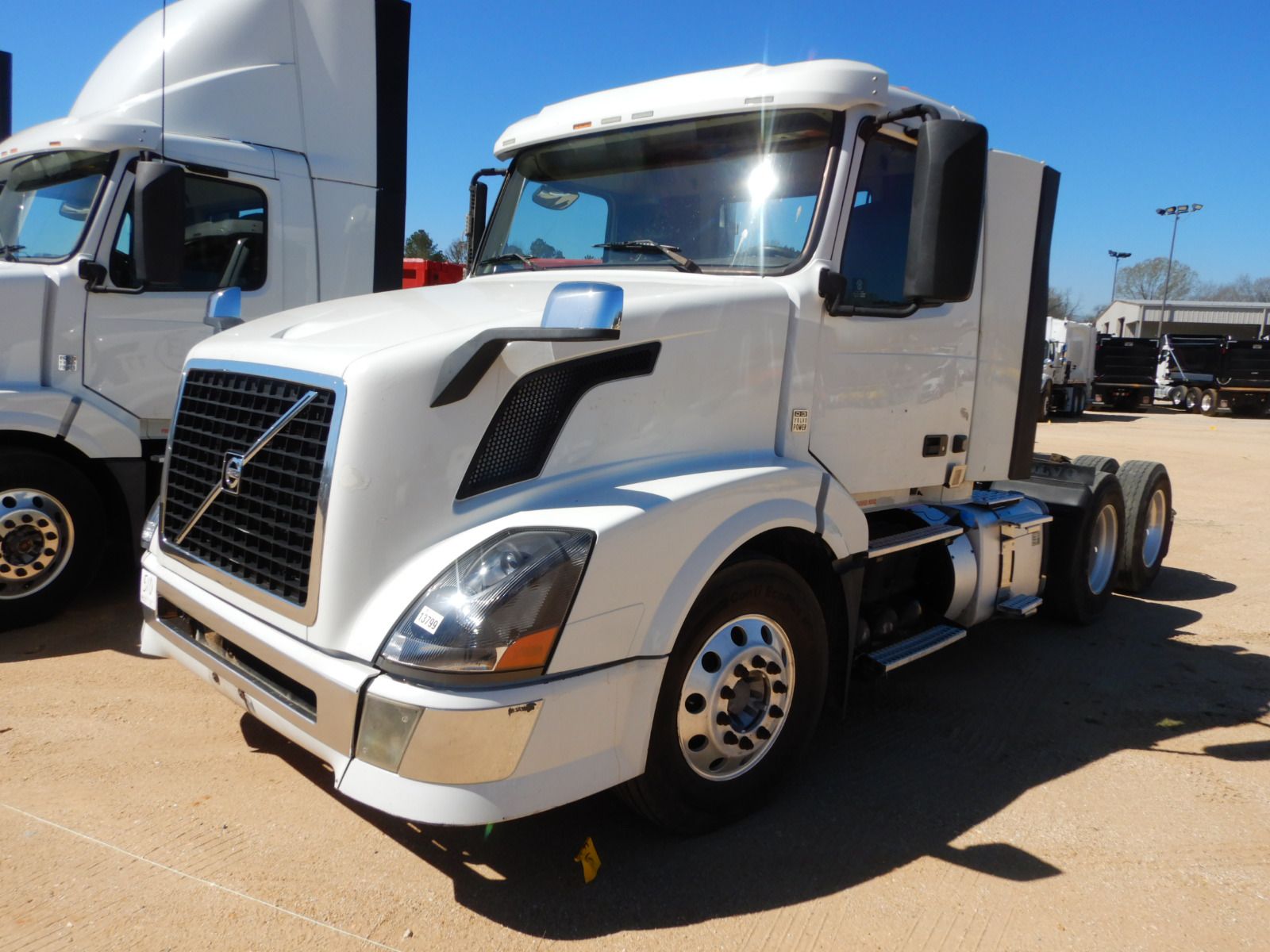 2013 VOLVO VNL Day Cab Truck J.M. Wood Auction Company, Inc. 2013 VOLVO VNL Day Cab Truck J.M. Wood Auction Company, Inc.