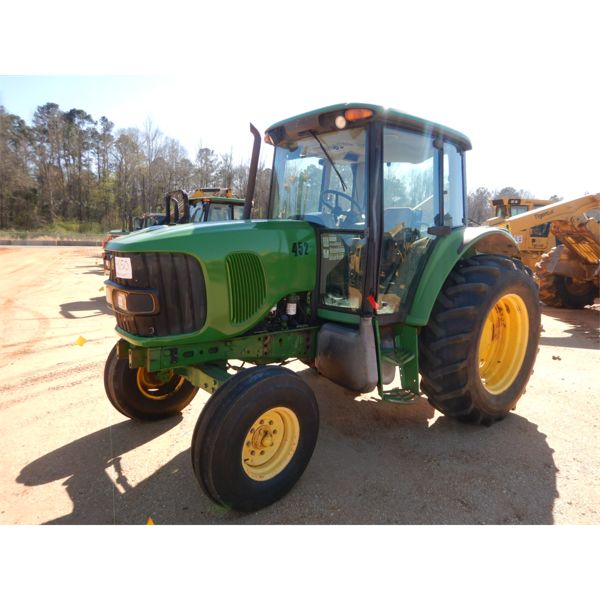 2006 JOHN DEERE 6415 Farm Tractor