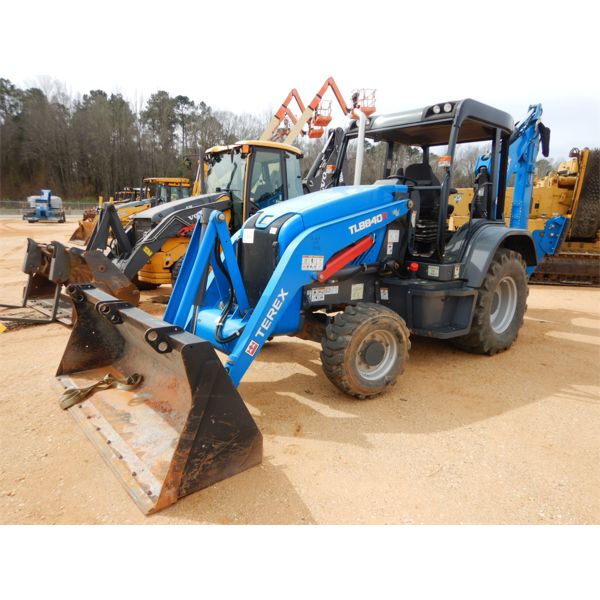 2016 TEREX TLB840R Backhoe