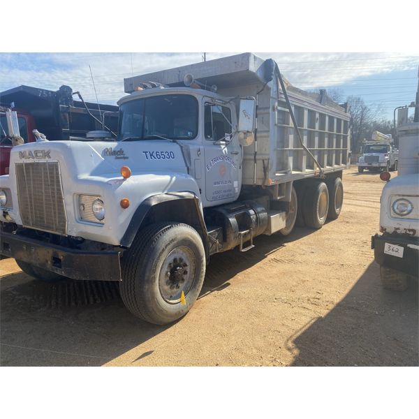 1988 MACK RD688S Dump Truck