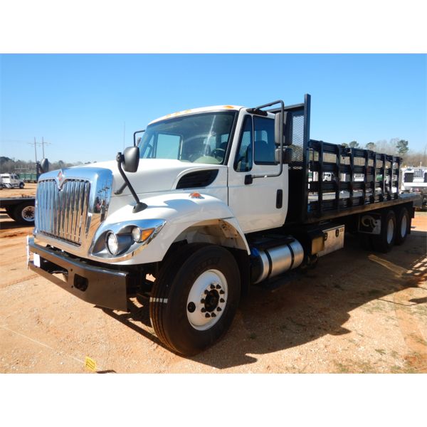 2017 INTERNATIONAL 7400 Flatbed Truck