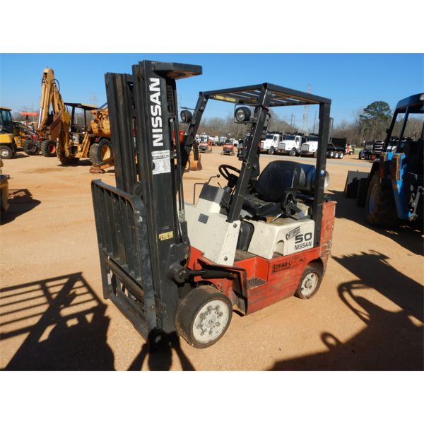 NISSAN 50 Forklift - Mast