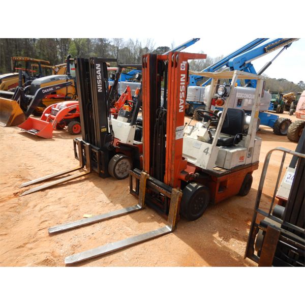 NISSAN 40 Forklift - Mast