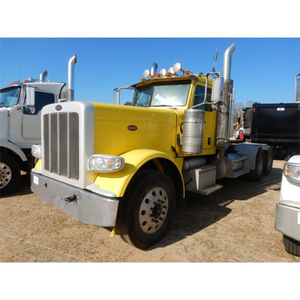 2012 PETERBILT 389 Day Cab Truck