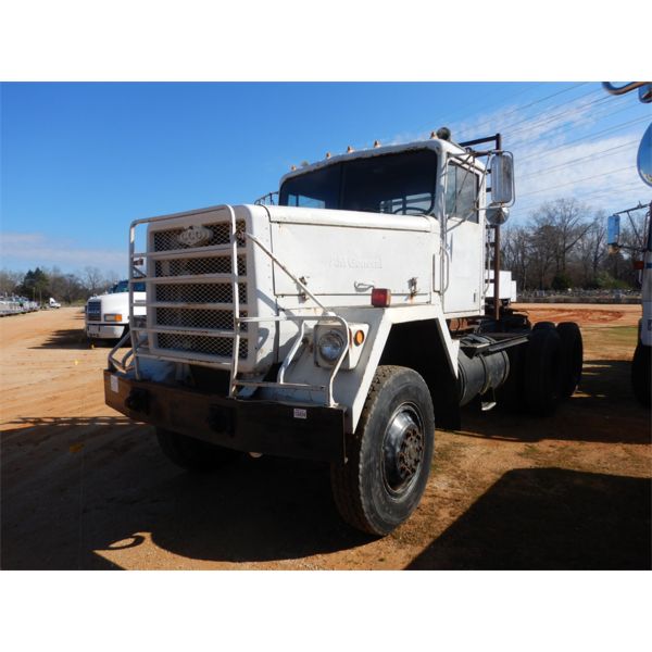 AM GENERAL M916 Day Cab Truck