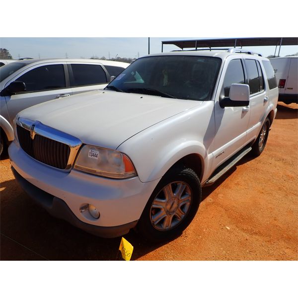 2004 LINCOLN NAVIGATOR SUV