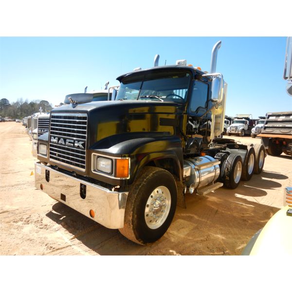 2006 MACK CHN613 Day Cab Truck