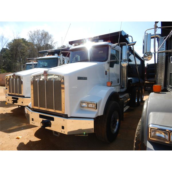 2019 KENWORTH T800 Dump Truck