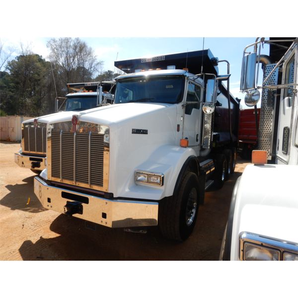 2019 KENWORTH T800 Dump Truck