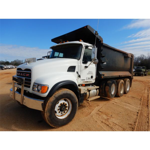 2003 MACK CV713 Dump Truck