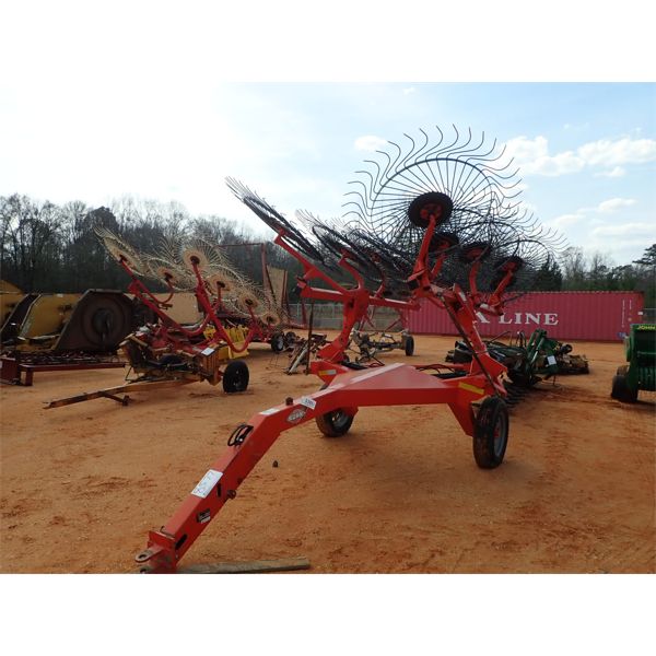 KUHN SR110 Hay Rake