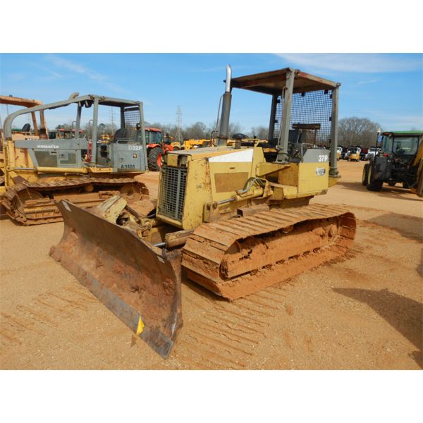 KOMATSU D37P-5 Dozer / Wheel