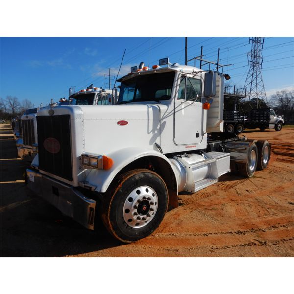 2000 PETERBILT 379 Day Cab Truck