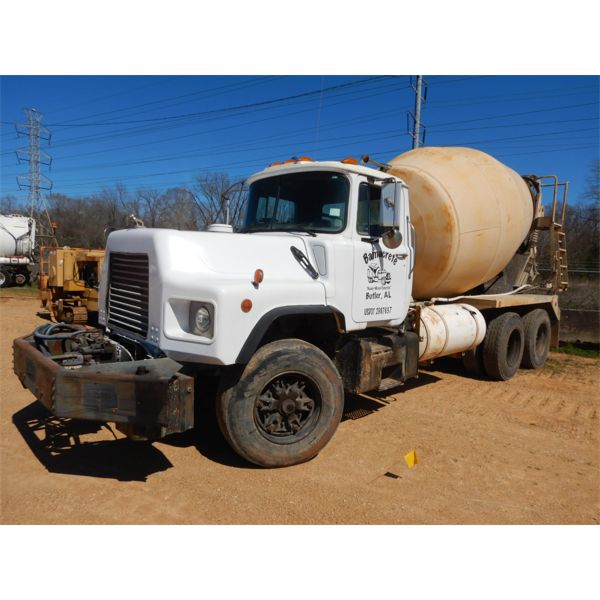1998 MACK DM690S Concrete Mixer / Pump Truck