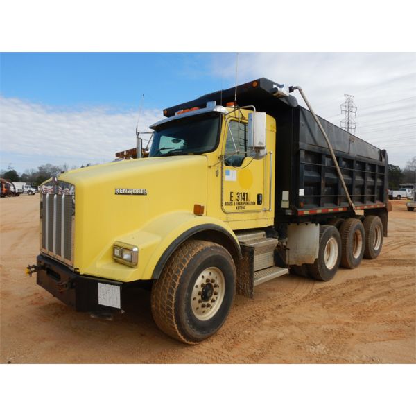 2003 KENWORTH T800 Dump Truck