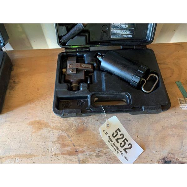 SKF 226400 "E" OIL INJECTOR