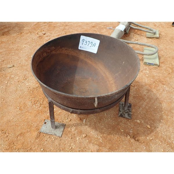 cast iron pot w/stand