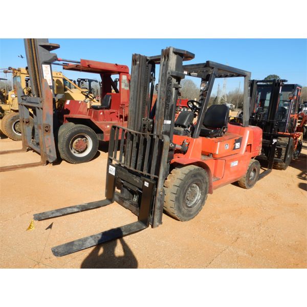 NISSAN F04D40HV Forklift - Mast