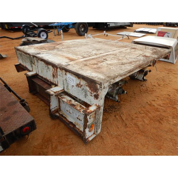 102" x 9' flat bed w/T/A