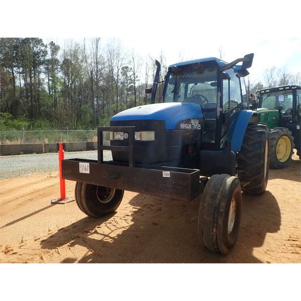 NEW HOLLAND TM125 Farm Tractor