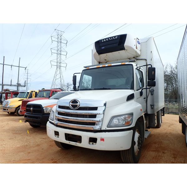 2014 HINO 268 Reefer / Refrigerated Truck