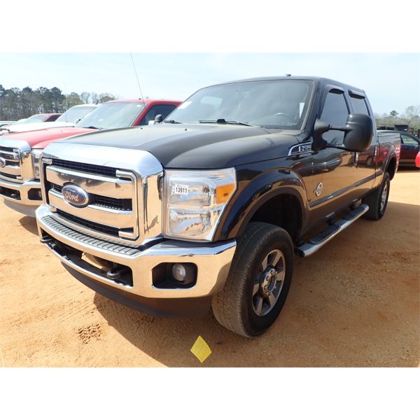 2013 FORD F250 LARIAT Pickup Truck