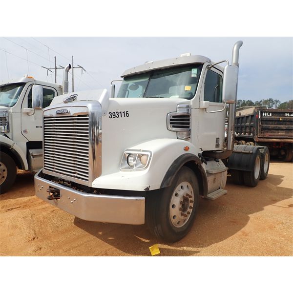 2016 FREIGHTLINER 122SD Day Cab Truck