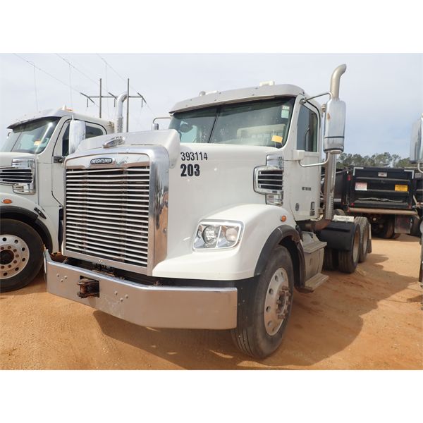 2016 FREIGHTLINER 122SD Day Cab Truck