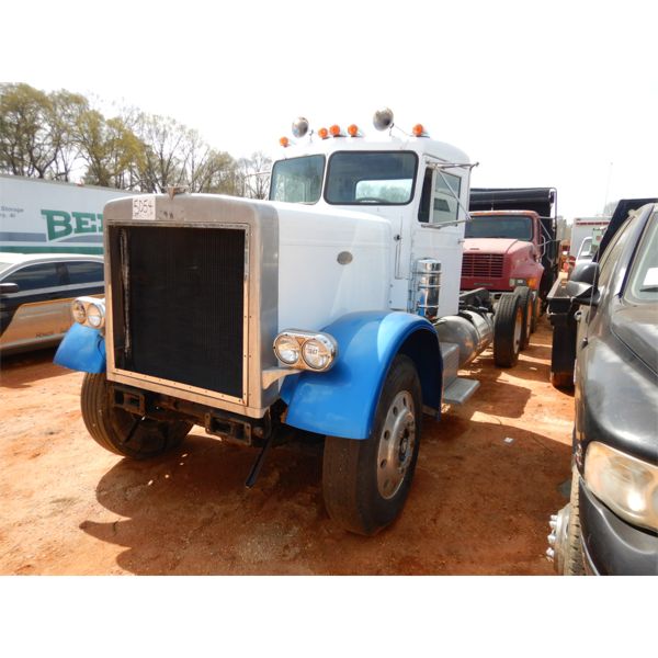 PETERBILT  Day Cab Truck