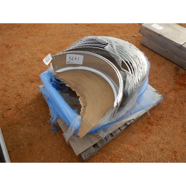 (1) pallet diamond plate fenders