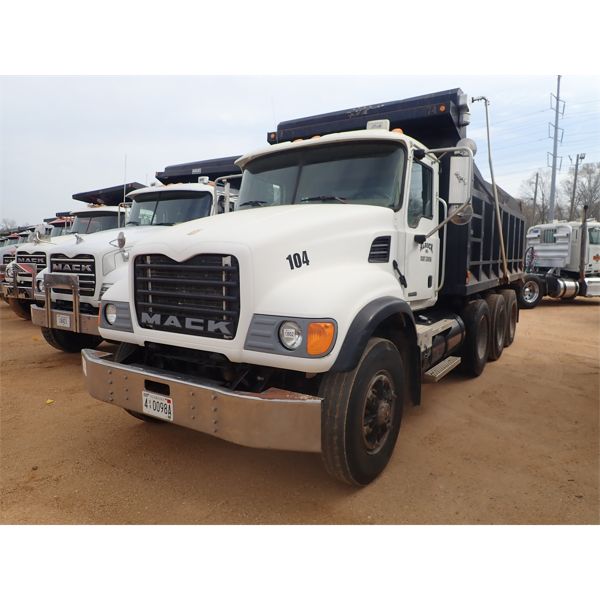 2006 MACK CV713 Dump Truck