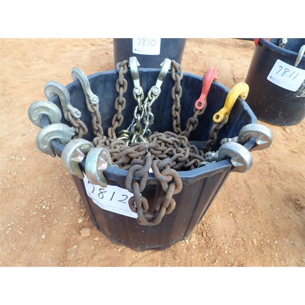 (1) tub of chain hooks 