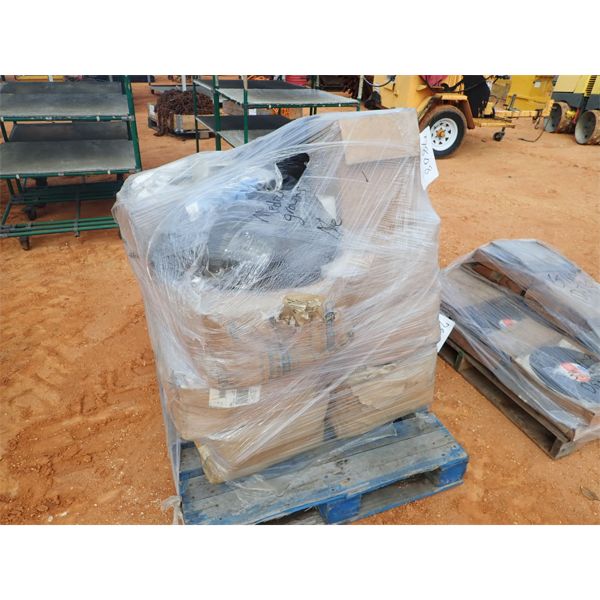 (1) pallet medical gowns 