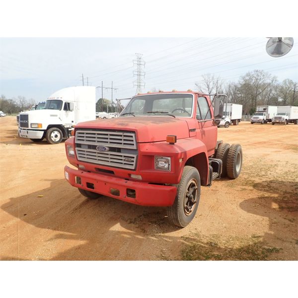1987 FORD F800 Day Cab Truck