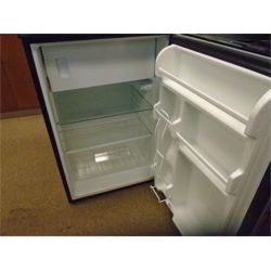 FRIGIDAIRE MINI FRIDGE