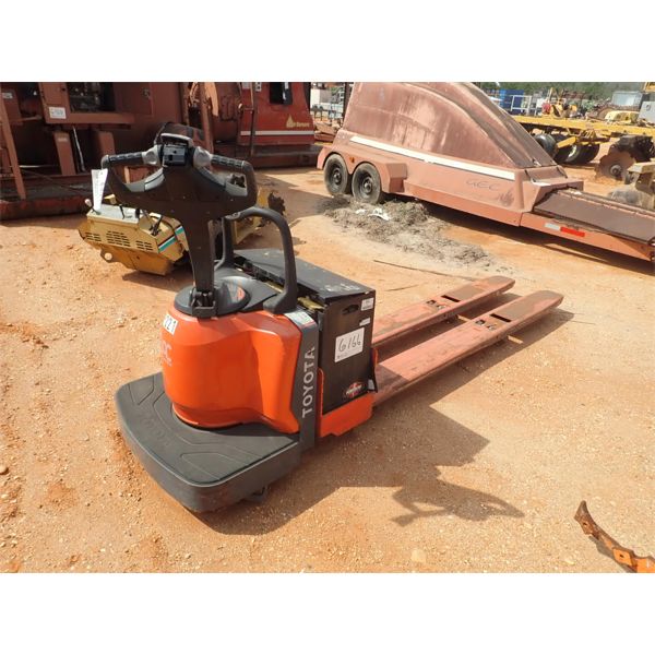 TOYOTA 8HBE40 PALLET JACK