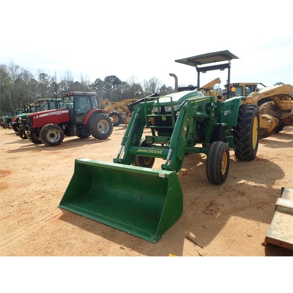 JOHN DEERE 6115D Farm Tractor