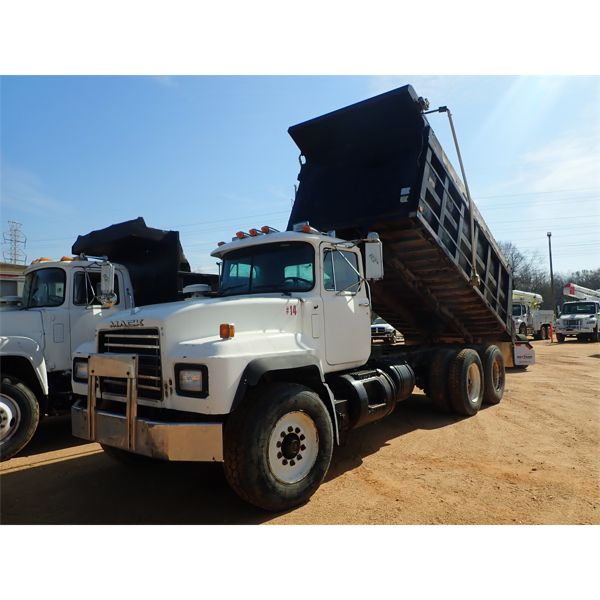 2000 MACK RD690S Dump Truck