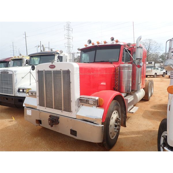 1997 PETERBILT 379 Sleeper Truck