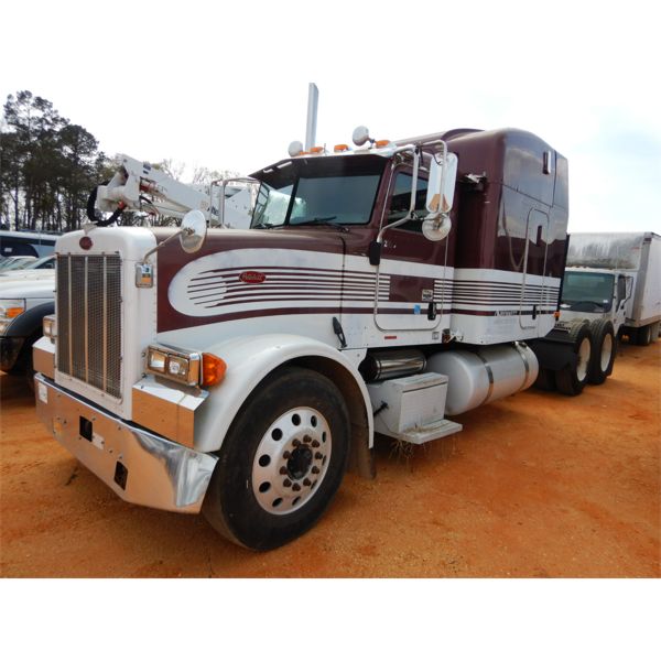 2005 PETERBILT 378 Sleeper Truck