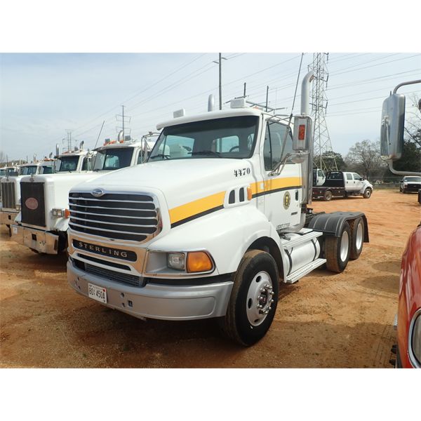 2004 STERLING  Day Cab Truck